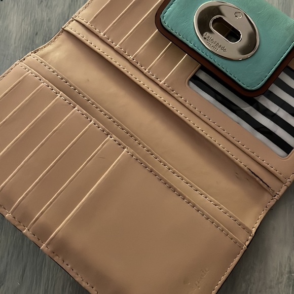 Kate Spade - Picture 3 of 8